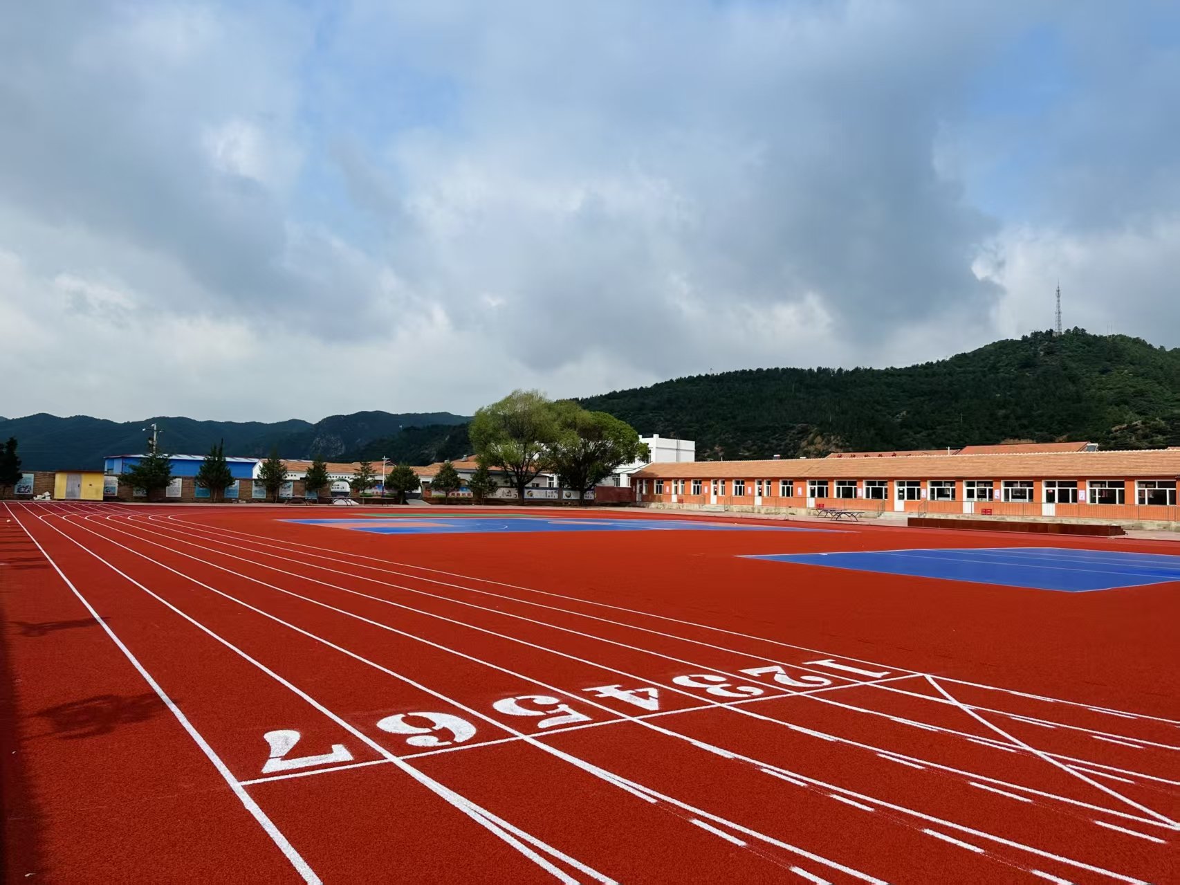 金华市自结纹塑胶跑道学校塑胶跑道 - 哪里好
